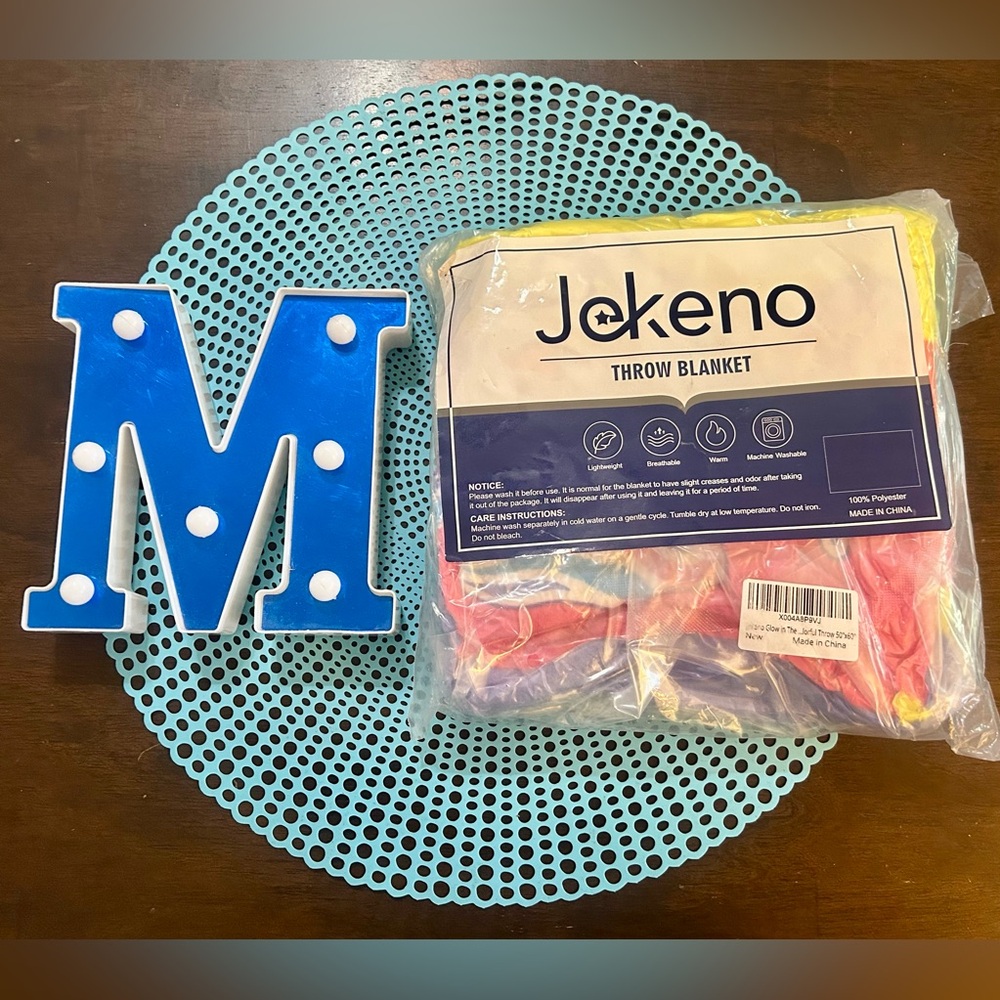Jekeno Glow In The Dark Blanket Unicorns, New: Still Sealed